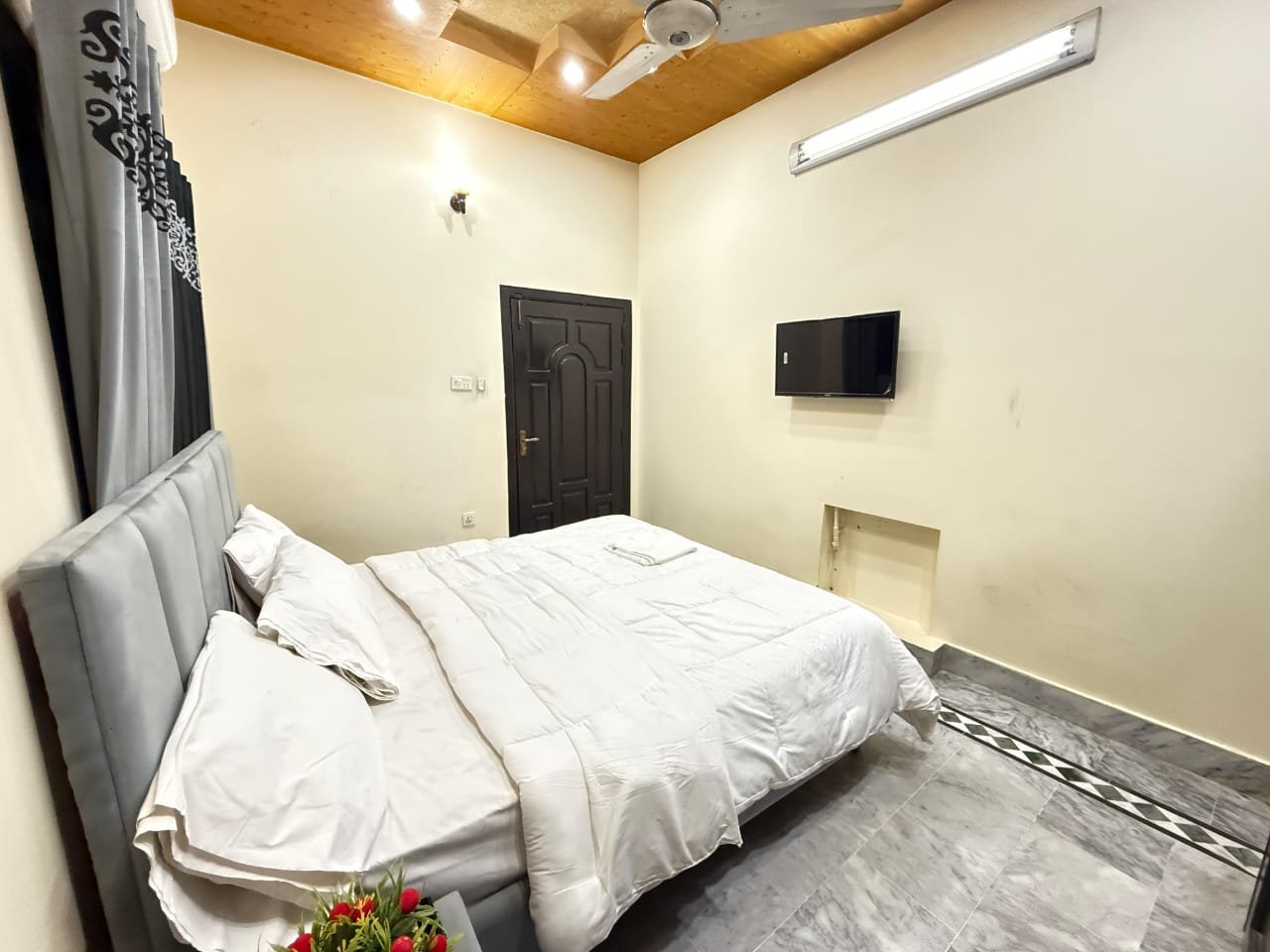 Room gallery 1 - comfortable bed